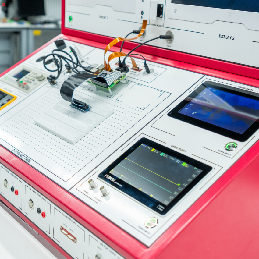 Raspberry Pi Ultimate Lab – All-In-One STEM, Electronics & IoT Workstation